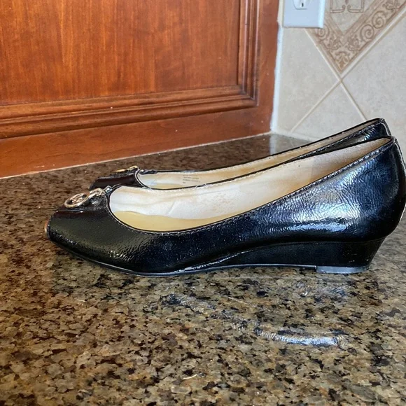 Michael Kors shoes - Picture 2 of 7